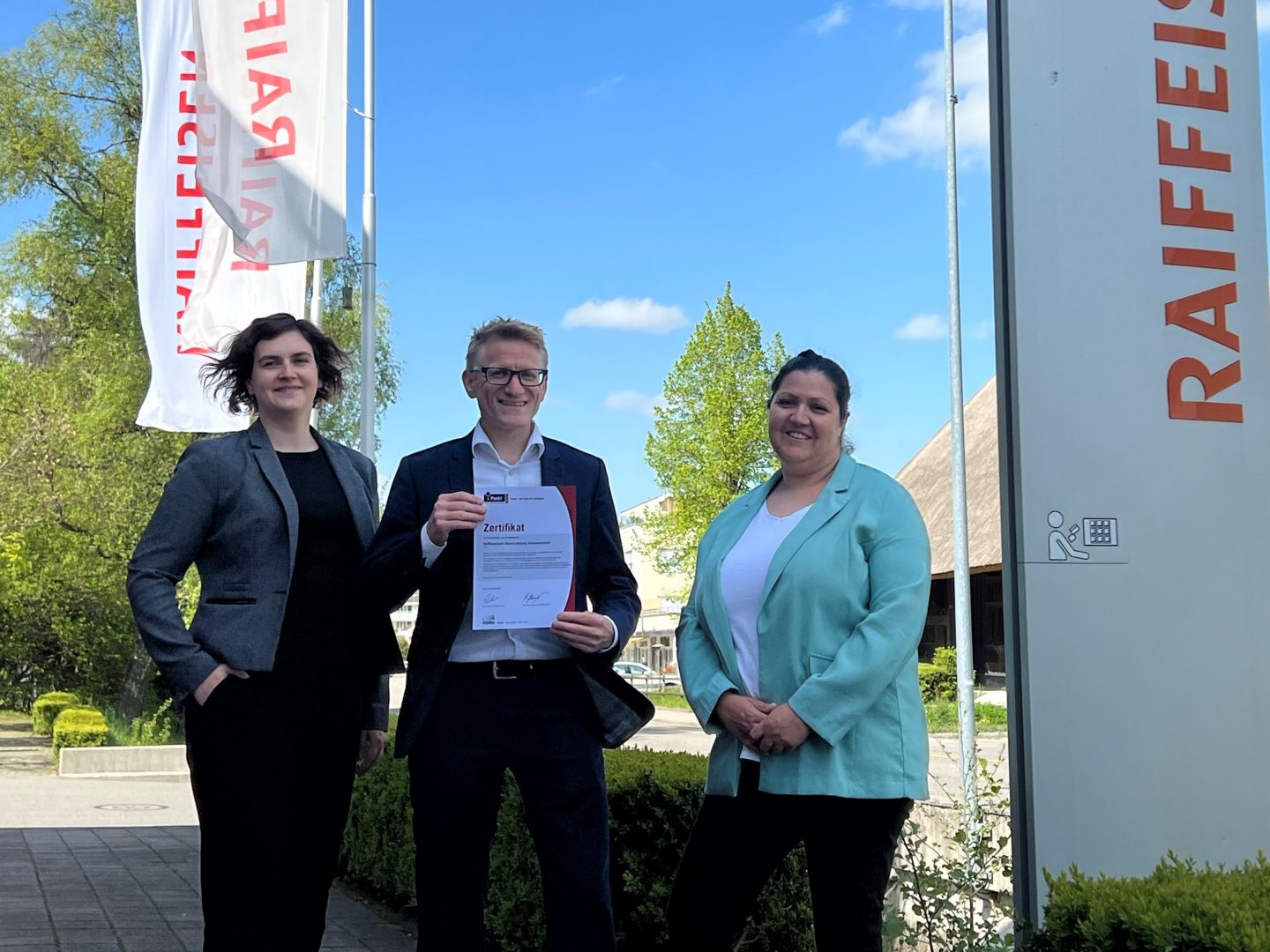 Foto von Mitarbeitenden der Bank