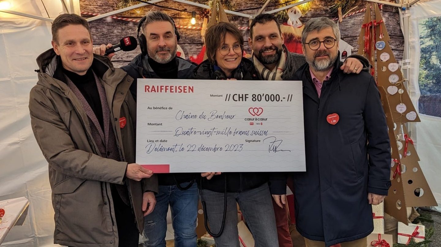 Remise du chèque pour Coeur à Coeur