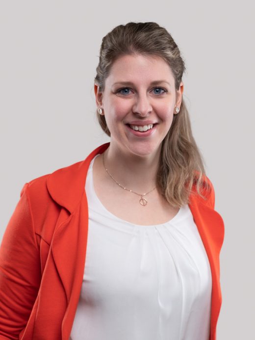 Jennifer Fux - Mitarbeiterin Frontsupport