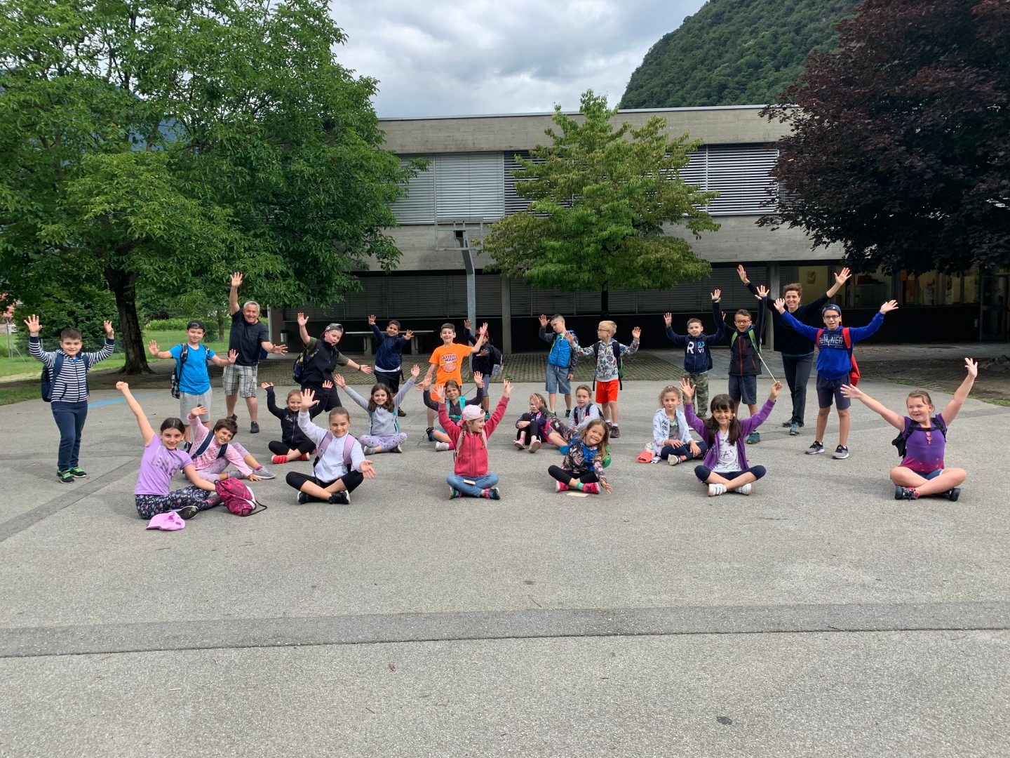 Classe 2a C della scuola elementare di Castione