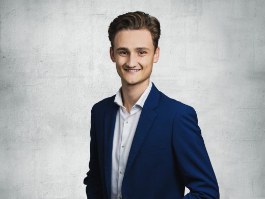 Ganesh Mehr, Assistent Firmenkunden