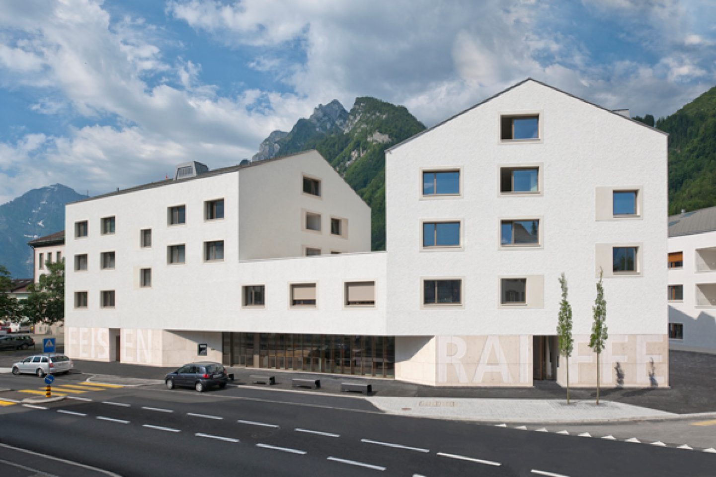 Raiffeisenbank Glarnerland, Hauptsitz Näfels