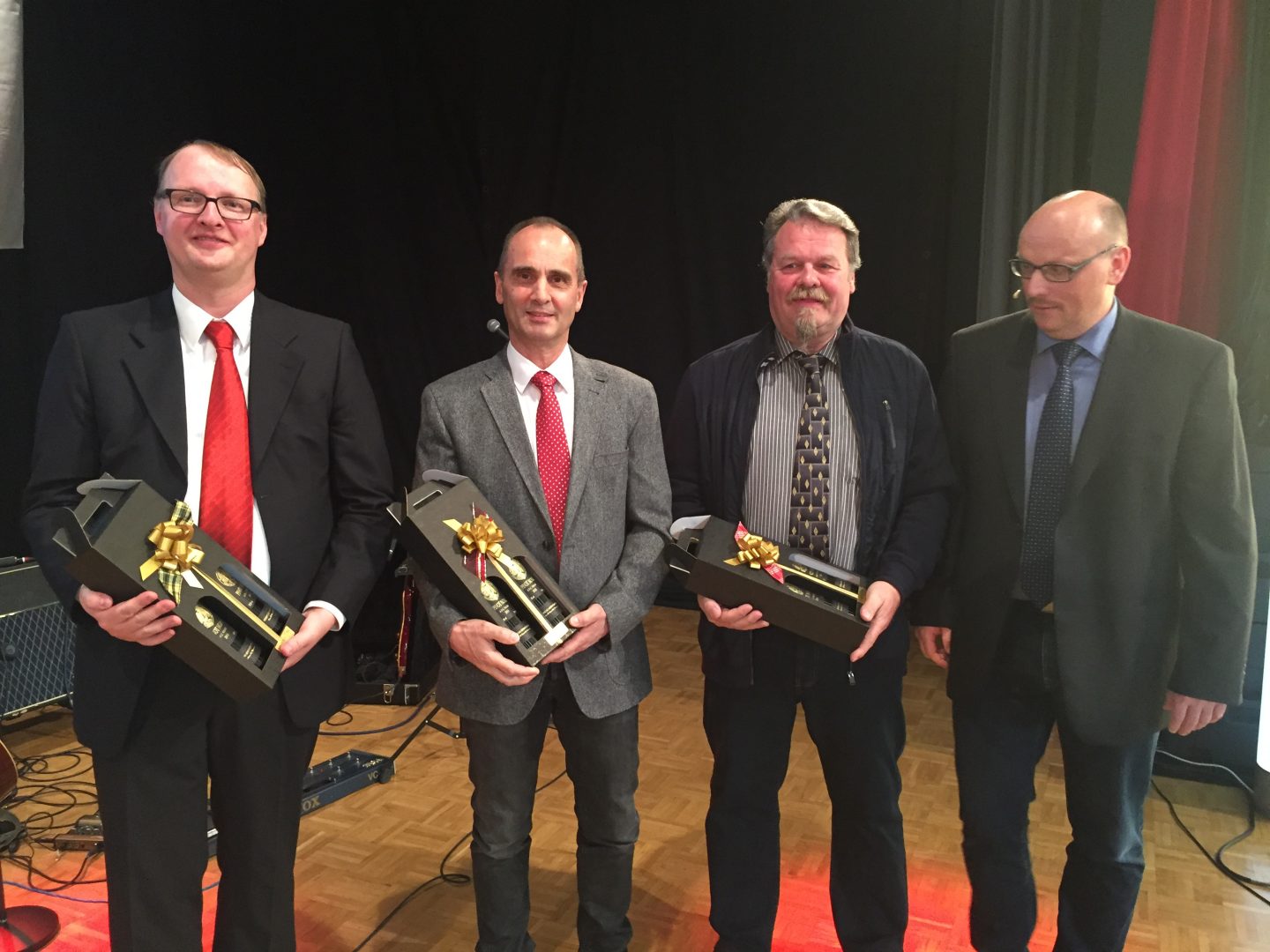 Abtretende Verwaltungsräte v.l. Toni Hürlimann, Walter Becker und Roland Steinmann alt Verwaltungsratspräsident, Lukas Grüter neu gewählter Präsident