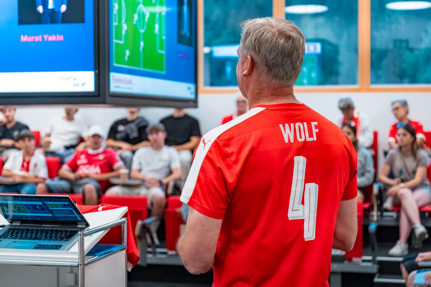 Public Viewing Raiffeisen Arena St. Niklaus