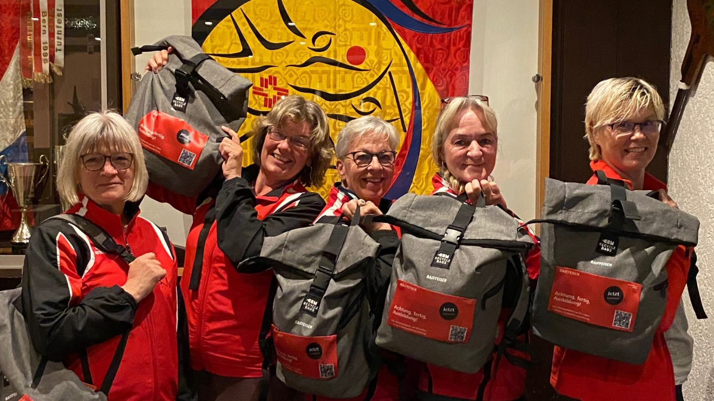 Gruppe mit Rucksack