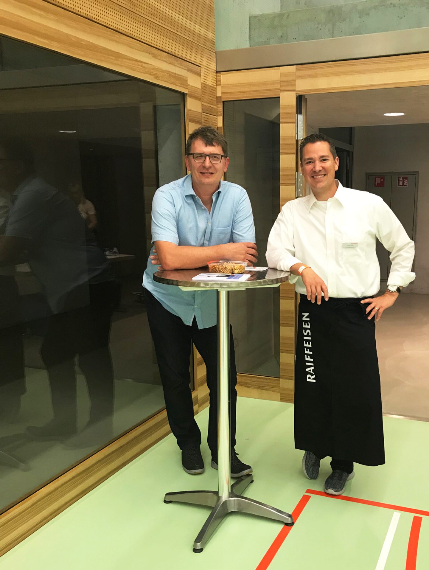 Simon Mahrer (Präsident TV Möhlin) & Roland Gysin (Leiter Privat- und Kundenberatung)