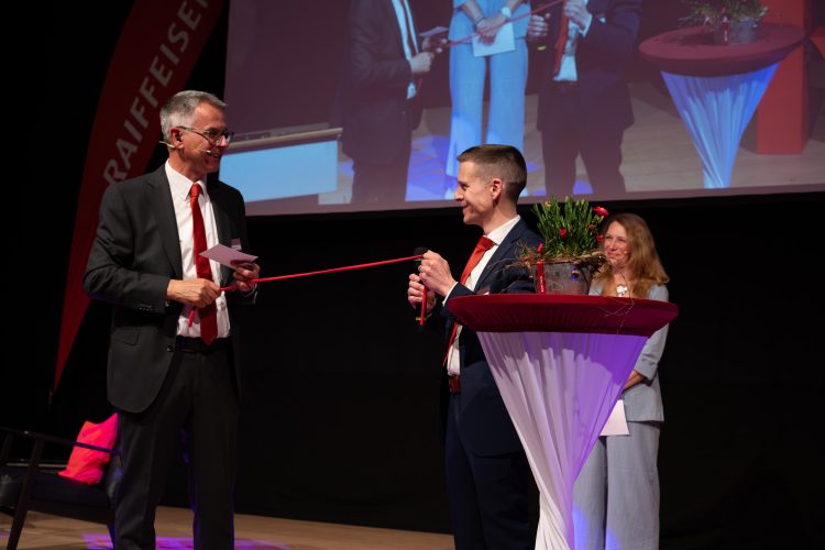Markus Hobi mit Tobias Kobelt im Gespräch