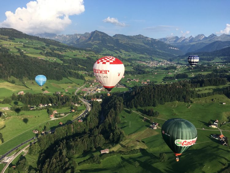 Blick auf das herrliche Bergpanorama
