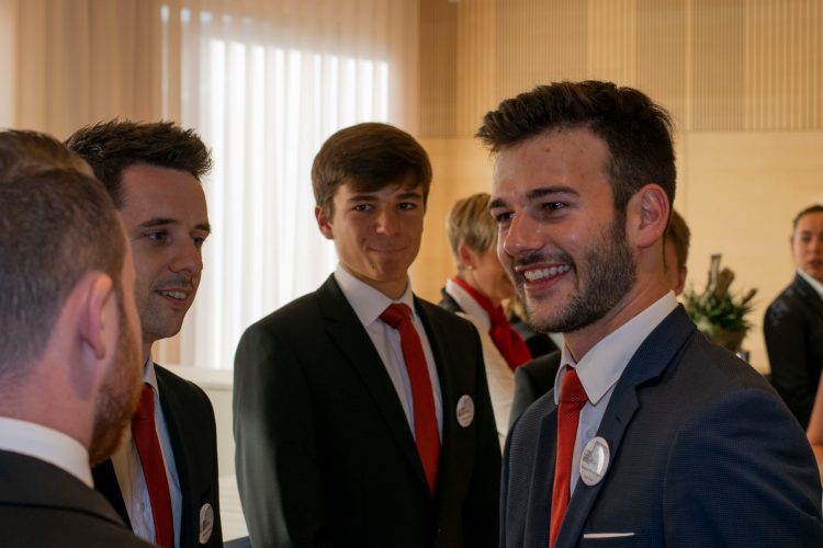 Die Mitarbeitenden freuen sich auf die Gäste.