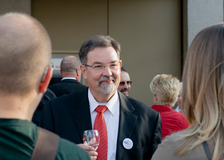 Bankleiter Ernst Zwingli im Gespräch