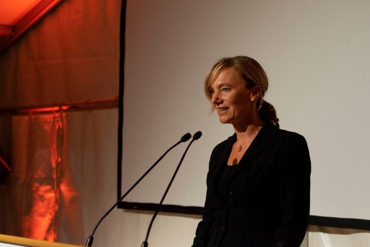 Architektin Jeannette Geissmann bei ihrer Laudatio