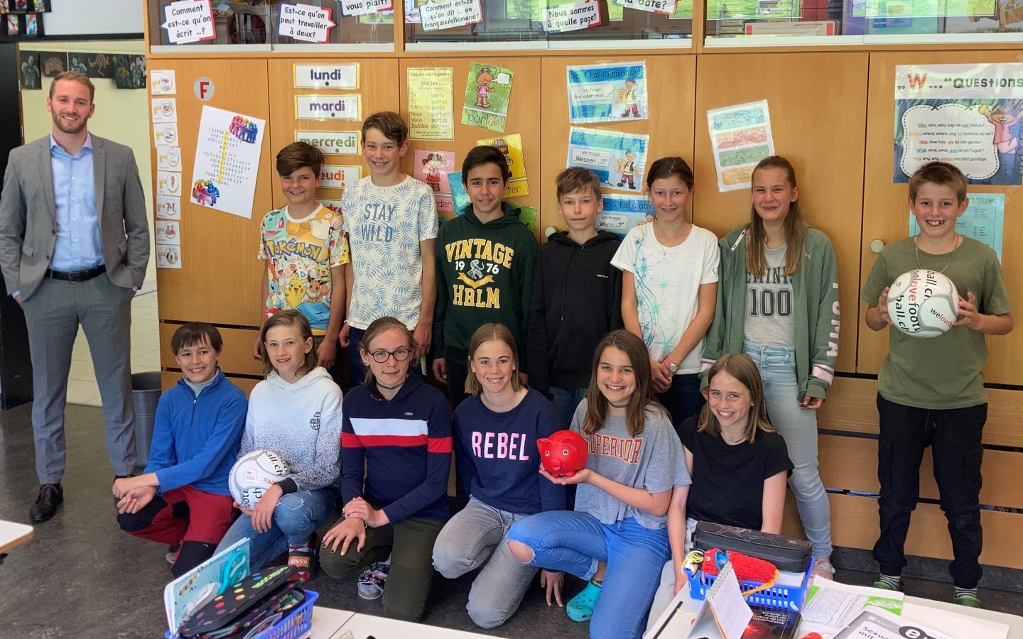 Nicolas Stäger mit der 6. Klasse Alt St. Johann