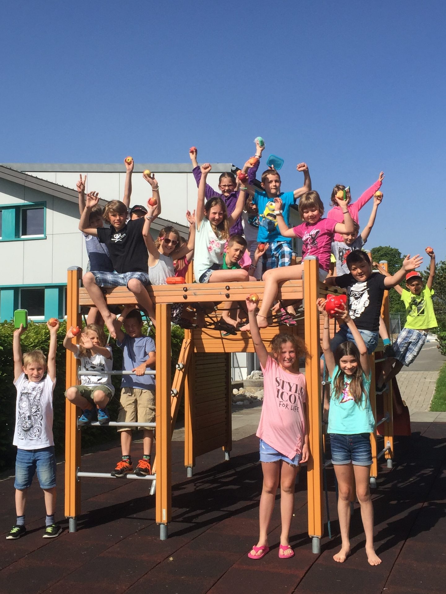 Siegerklasse aus Wildhaus mit Znüni und Preis