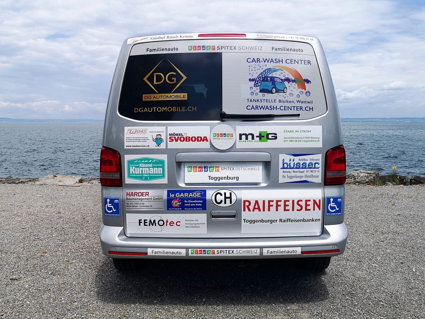Grossraum-Auto Heckansicht