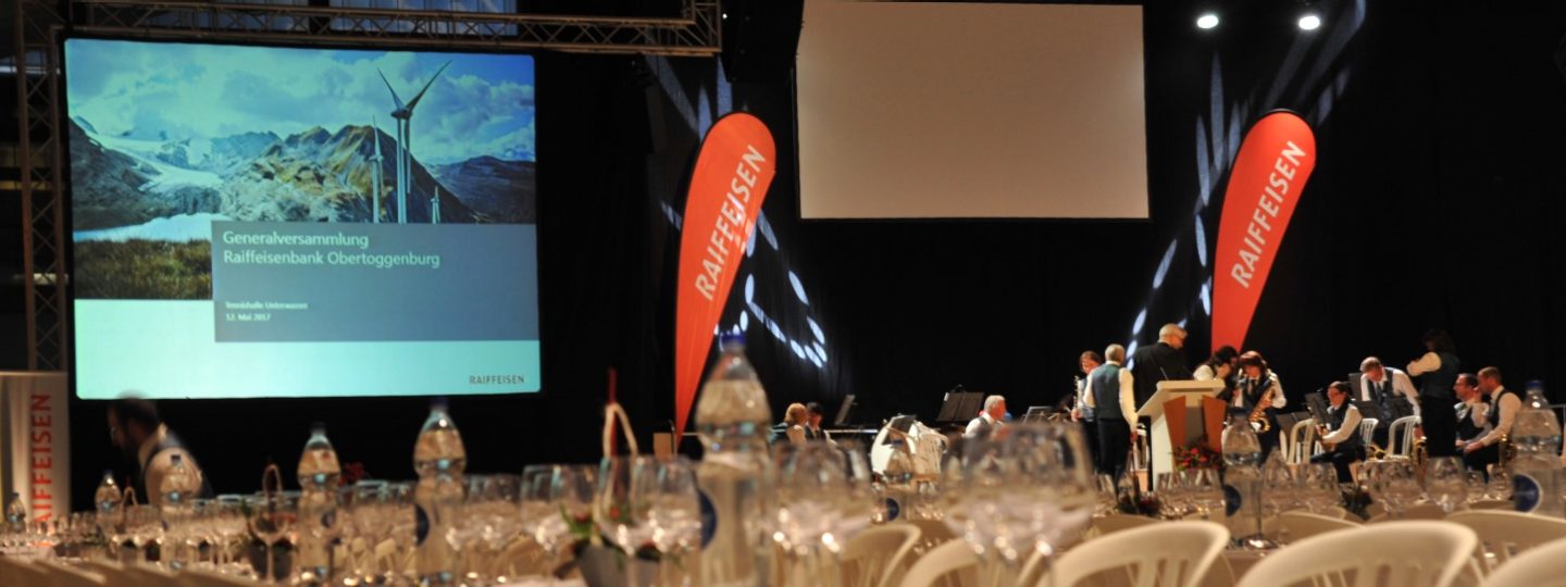 Bürgermusik Wildhaus beim Einrichten