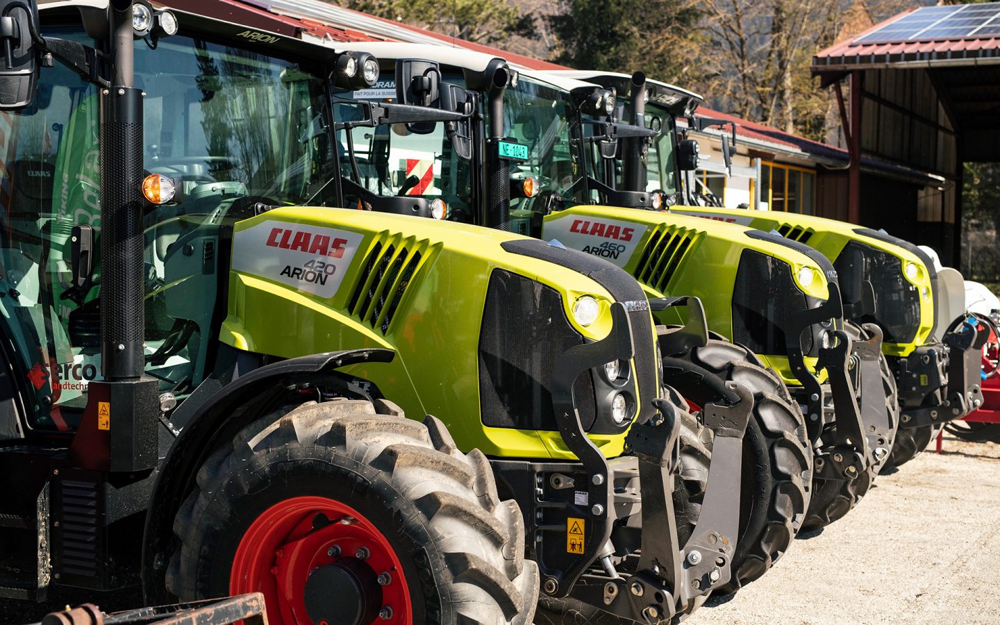 La Jeanneret Hydro Mécanique vende e ripara trattori e altre macchine agricole. Per gli agricoltori della Val de Travers, nel Canton Neuchâtel, l'azienda è un colpo di fortuna.