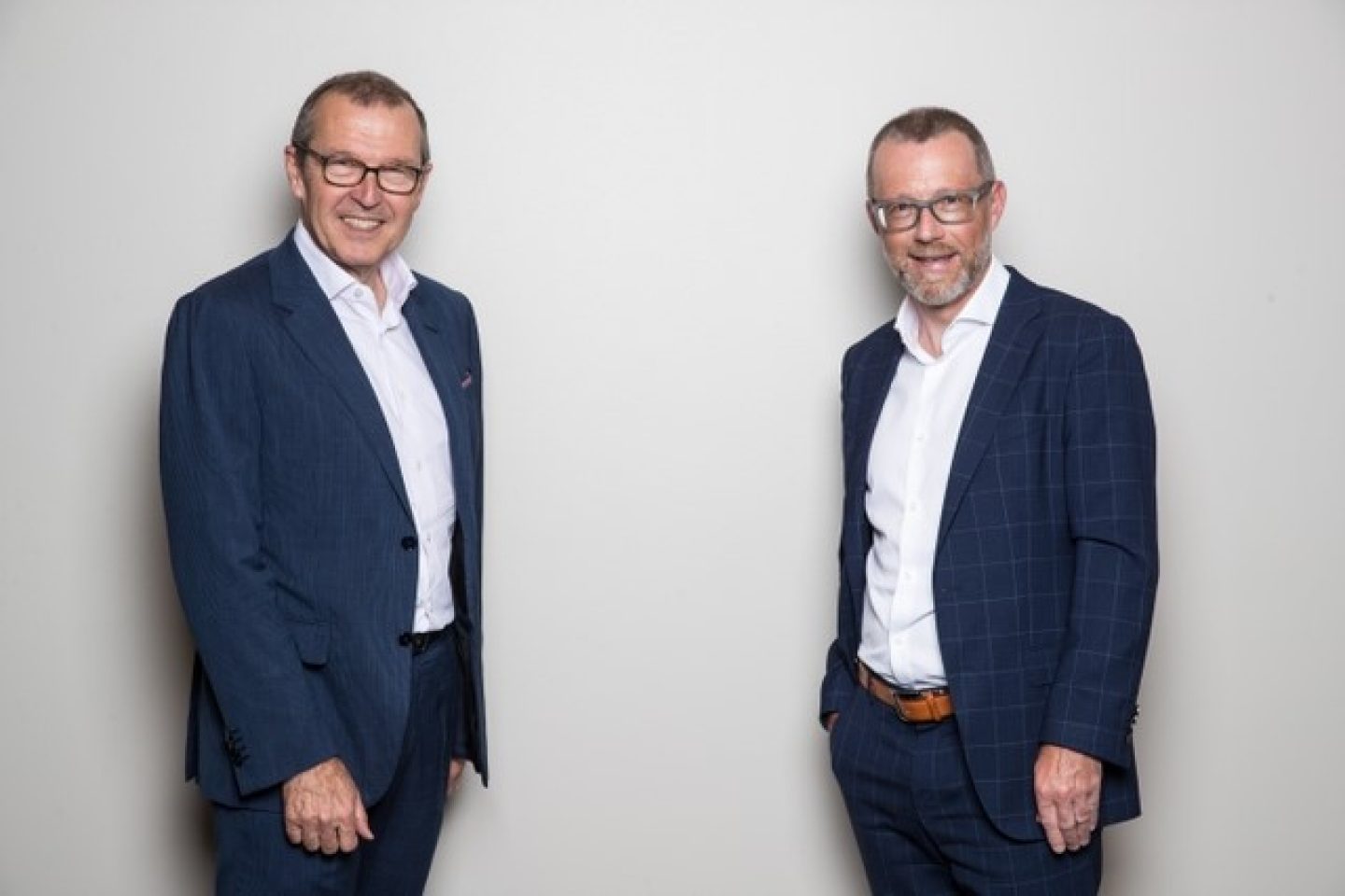 Markus Hongler (links), CEO der Mobiliar, und Heinz Huber, Vorsitzender der Geschäftsleitung von Raiffeisen Schweiz
