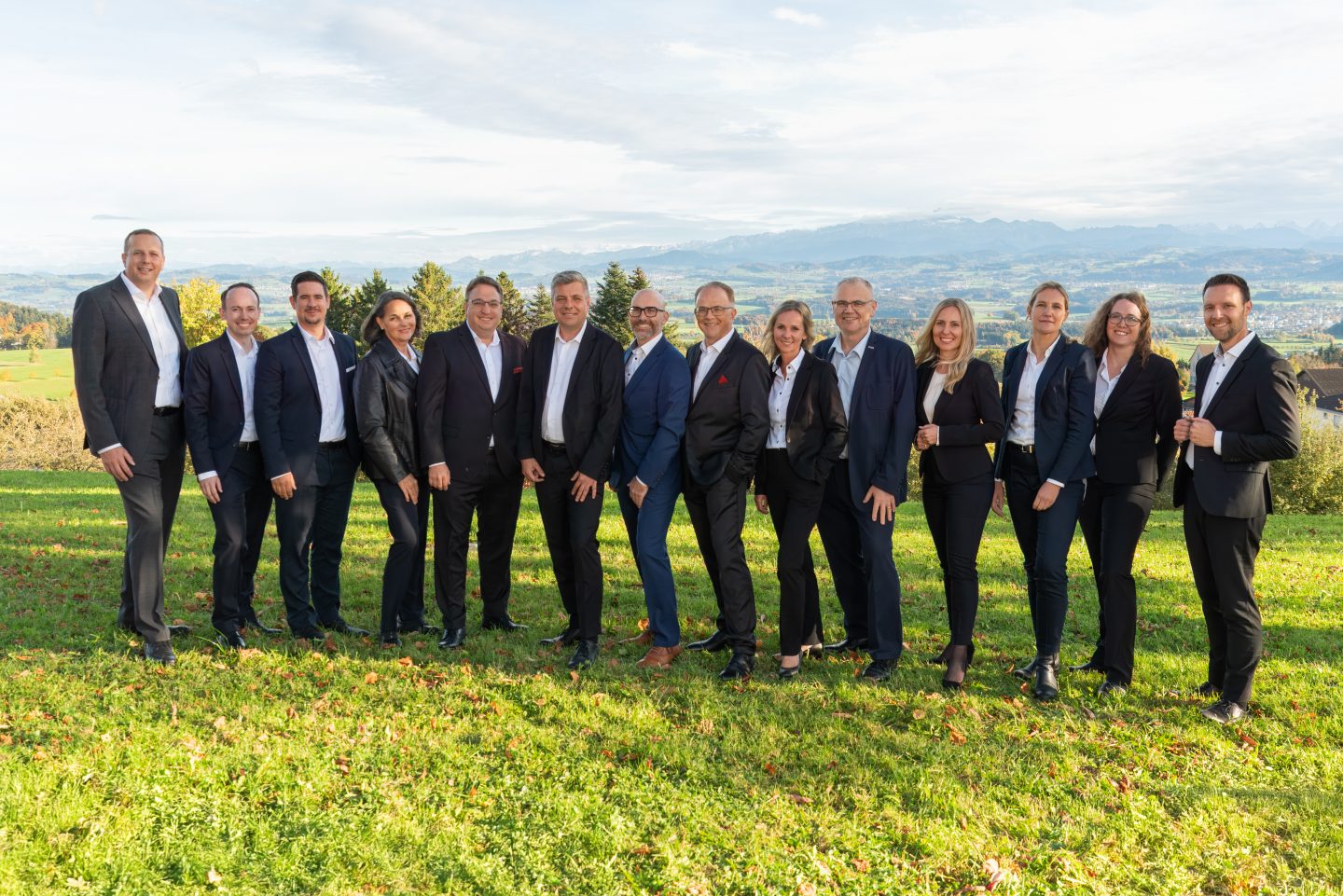  v.l.: Raphael Lusti, Andreas Meienhofer, Marco Schlatter, Ingrid Markart, Christian Krauer, Marco Frauchiger, Kurt H. Bloch, Thomas Schildknecht, Melanie Wild, Peter Mojzisek, Gabriela Buchmann, Madlene Walti, Janine Studerus, Patrick Müller