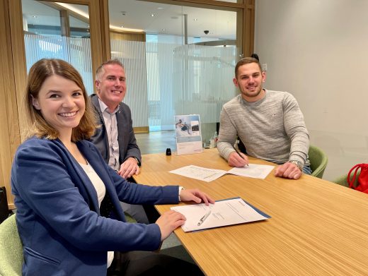 Ein Foto von Melanie Vögeli und Marc Guggenbühler mit Remo Käser