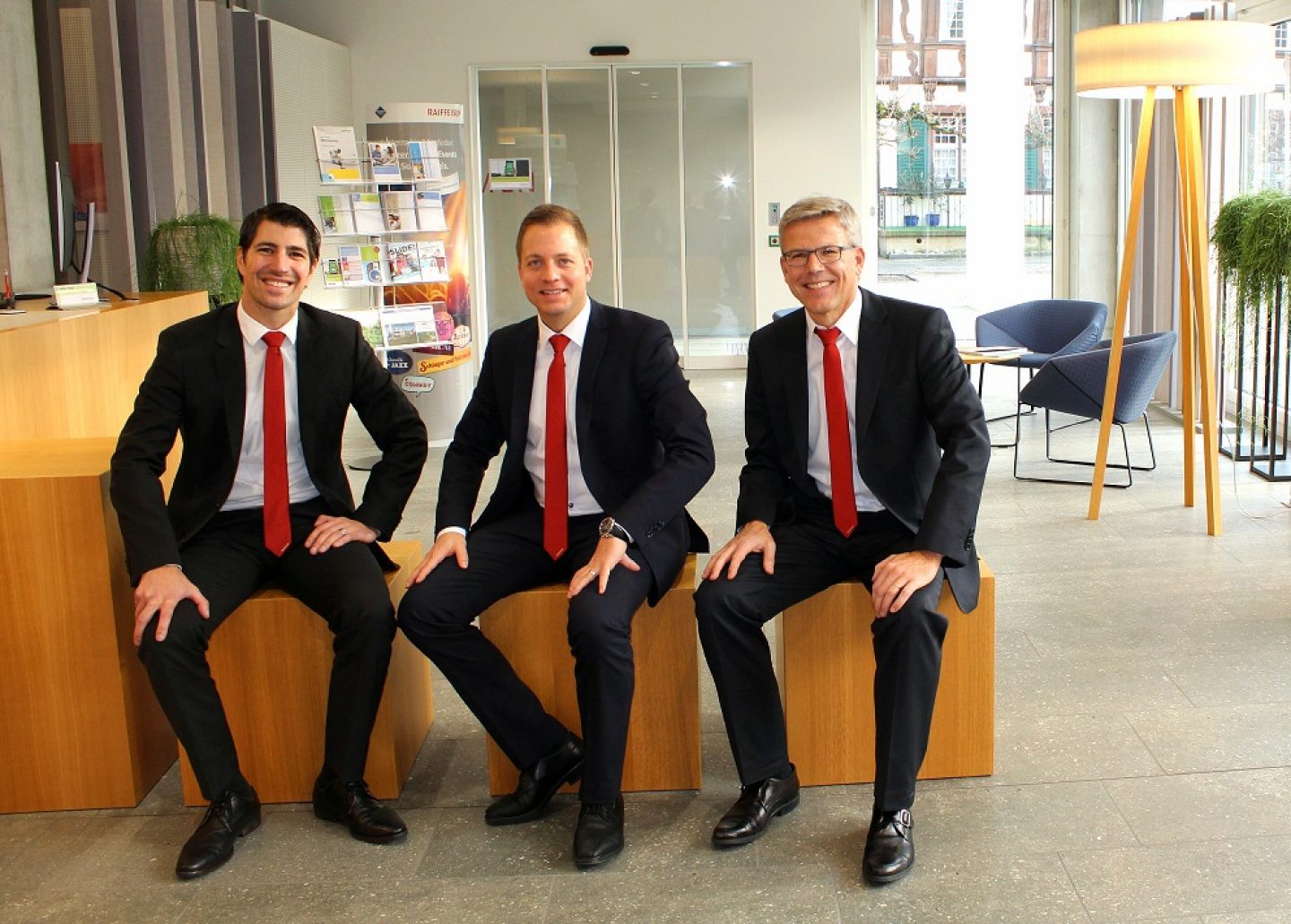 v.l.n.r.: Roger Schleiss, neues Mitglied der Bankleitung, Reto Hübscher, Vorsitzender der Bankleitung, Urs Jenni, Mitglied der Bankleitung