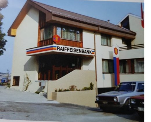 Bankgebäude an der Hinterdorfstrasse 4, 1971 - 2002