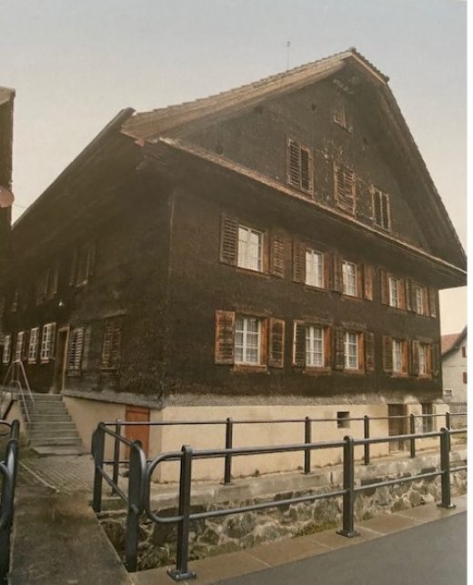  Erstes Bankgebäude: Wohnhaus Amhof, 1933 - 1971