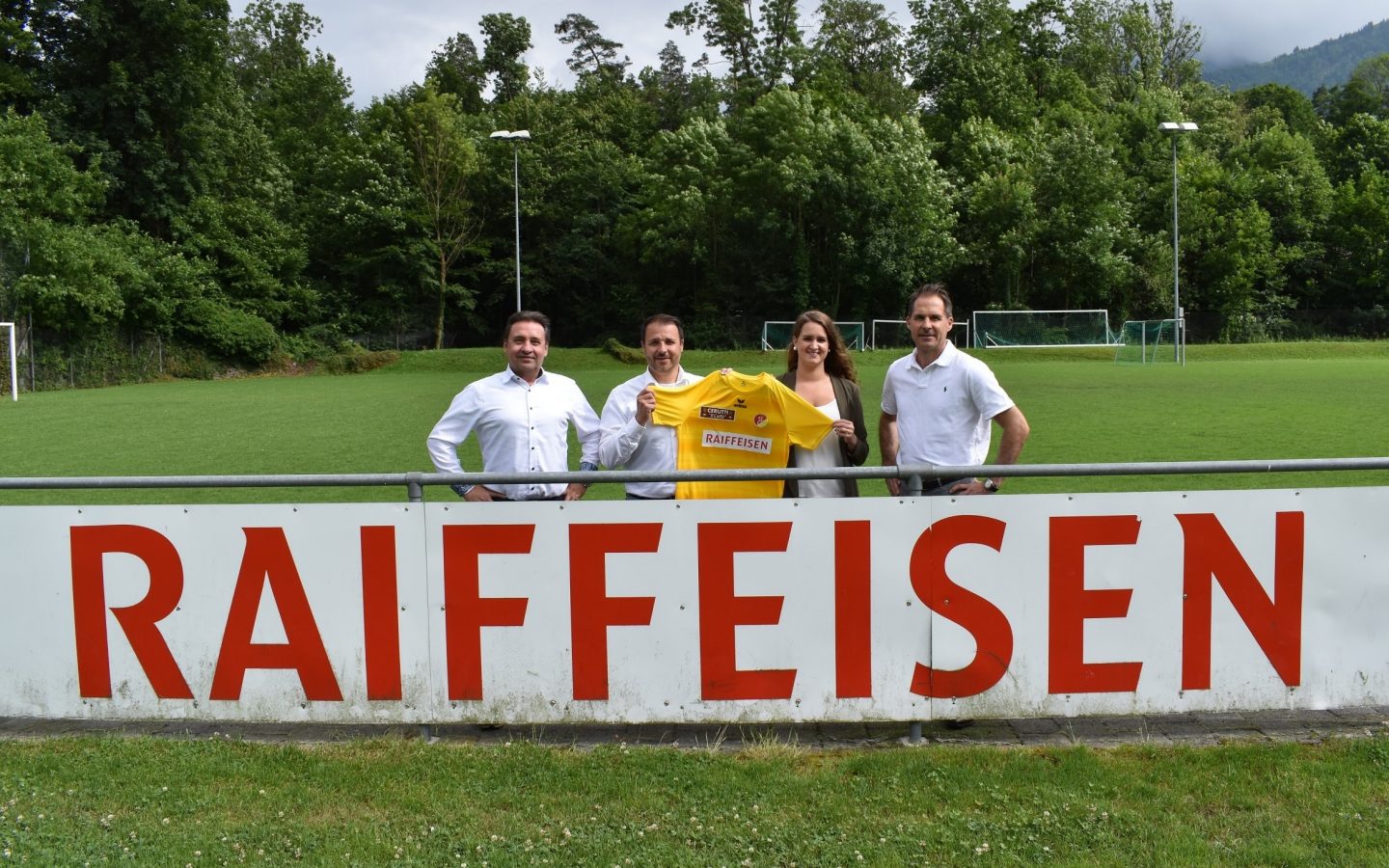 Reto Bisang, Präsident SC Goldau, Roberto D’Amato, Sponsoring & Anlässe SC Goldau, Nadine Suter, Marketing, und Rolf Wittwer, Leiter Privatkundenberatung