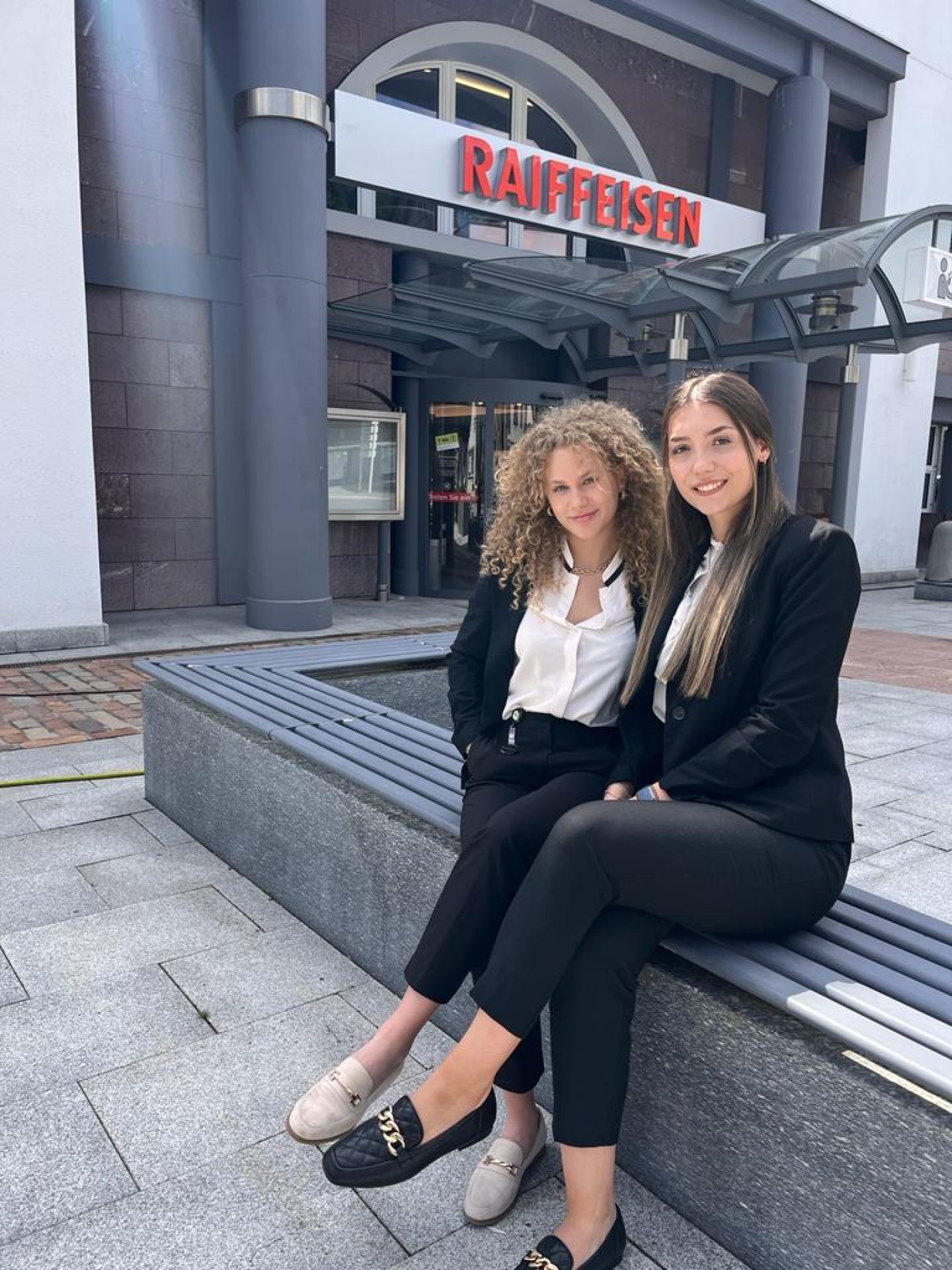 Gianna Hobi (links) und Rinesa Haziri (rechts)