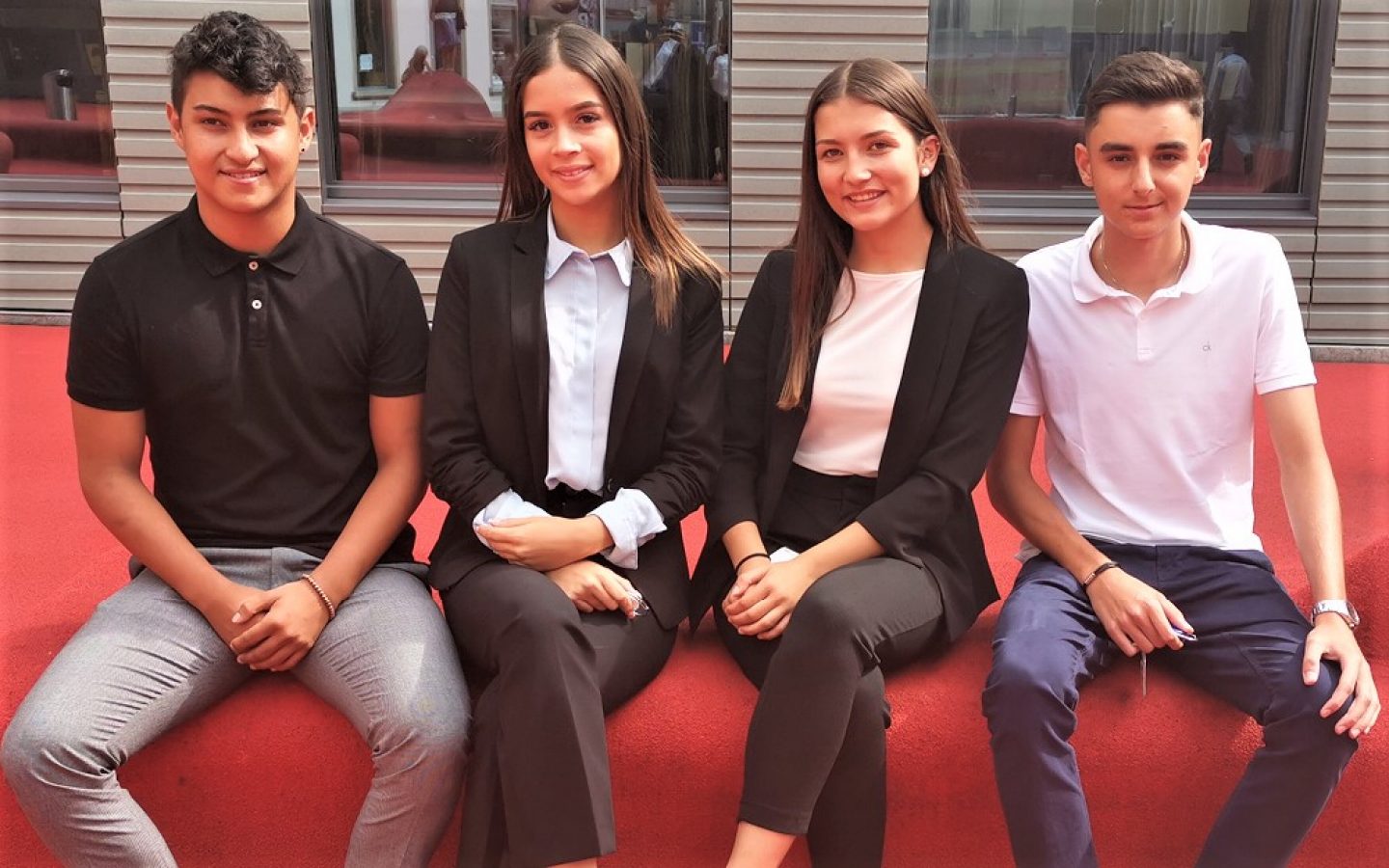 Neue Lernende der Raiffeisenbank St.Gallen