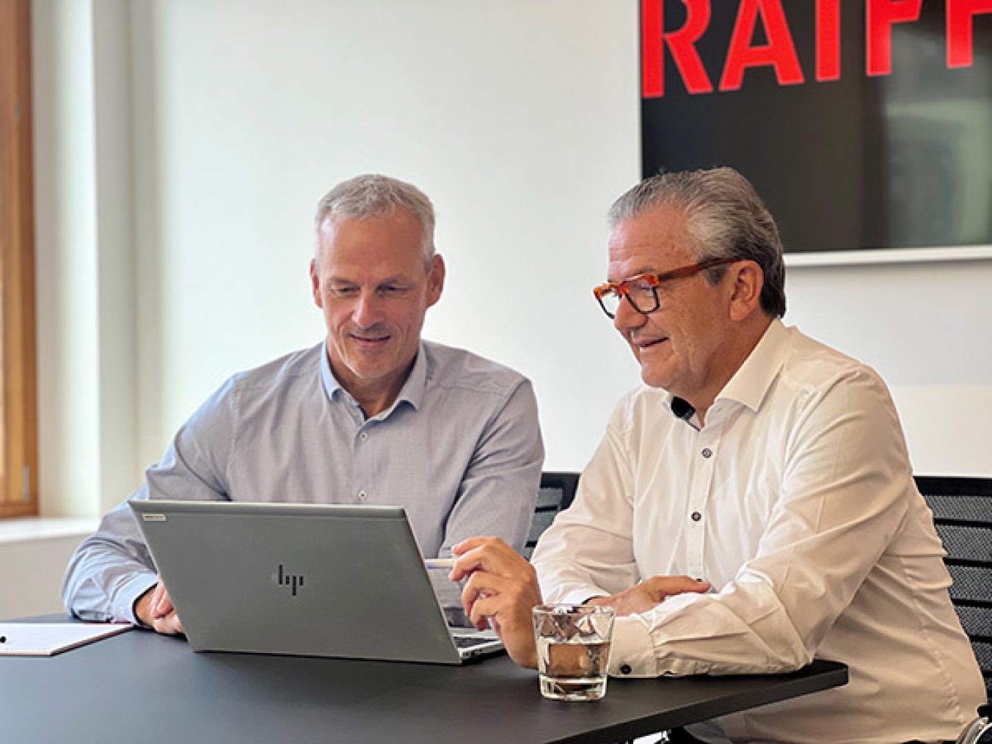 Dominik Holderegger ud André Ess