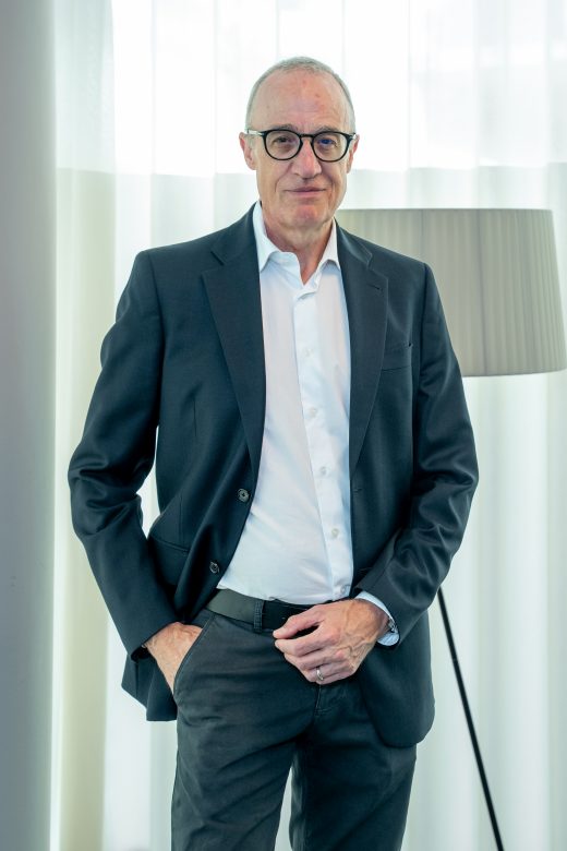 Dr. Arno Grand