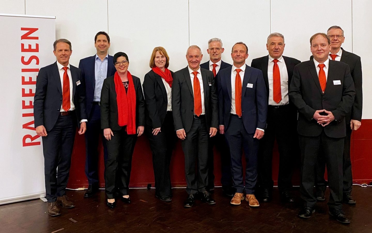 Der Verwatulngsrat und die Bankleitung der Raiffeisenbank Untere Emme