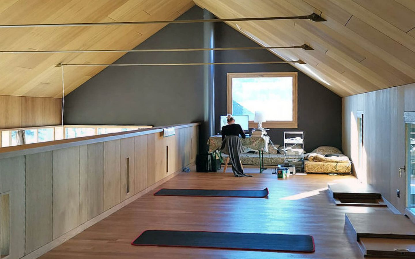 Unter dem Dach befindet sich ein offener, flexibel nutzbarer Raum.